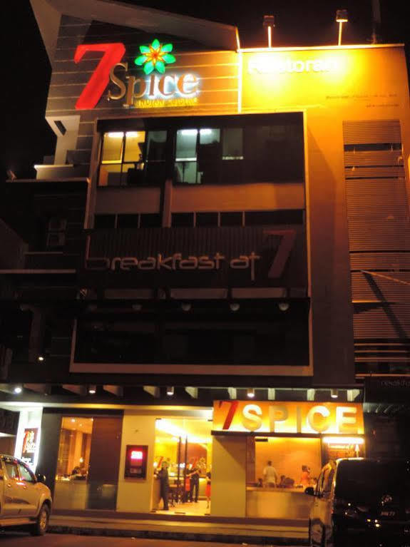 Golden Leaf Boutique Hotel Johor Bahru Exterior photo